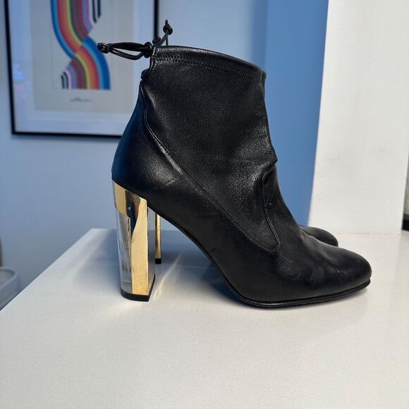 Stuart Weitzman Black Leather Ankle Booties with Lucite & Gold Block Heel Size 9 - Picture 4 of 14